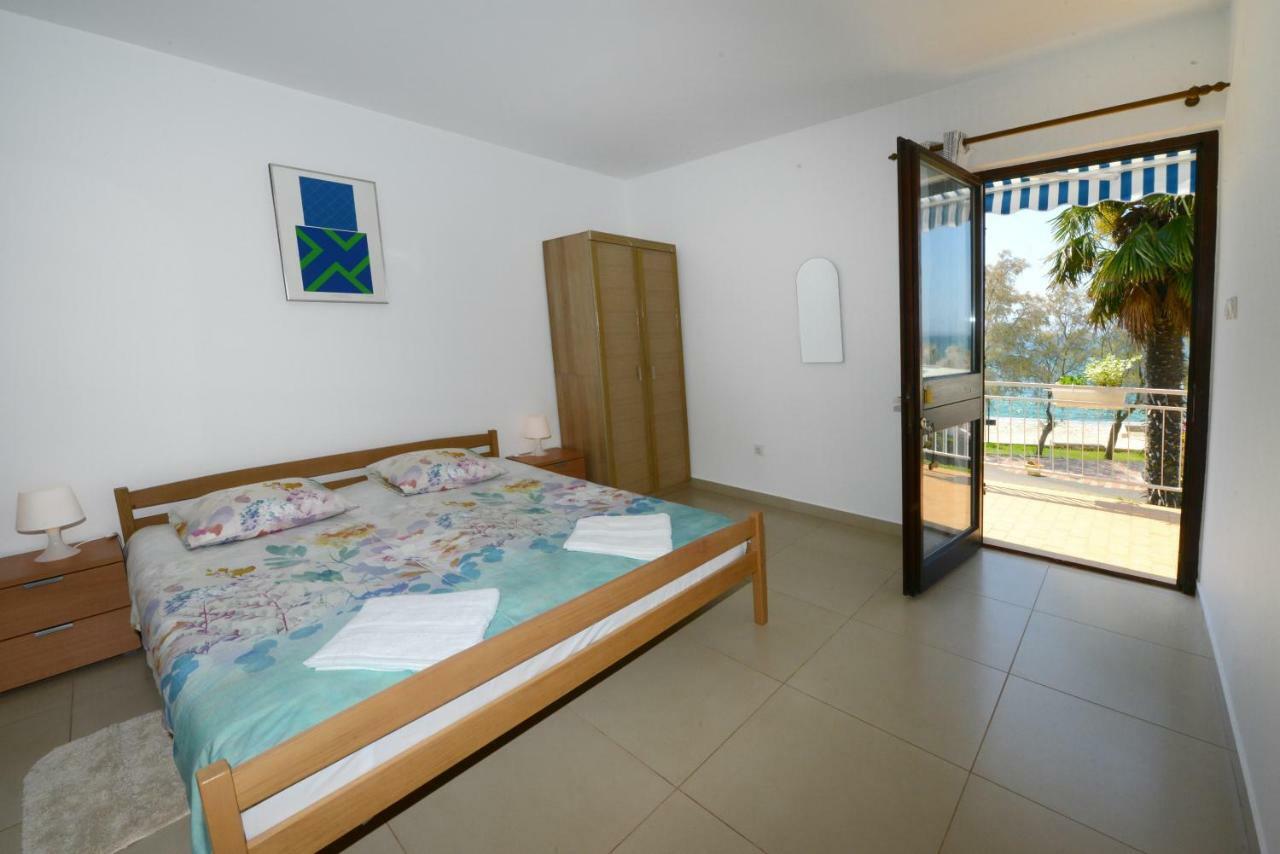 Beautiful Apartments First Row To The Sea Porec Exterior photo